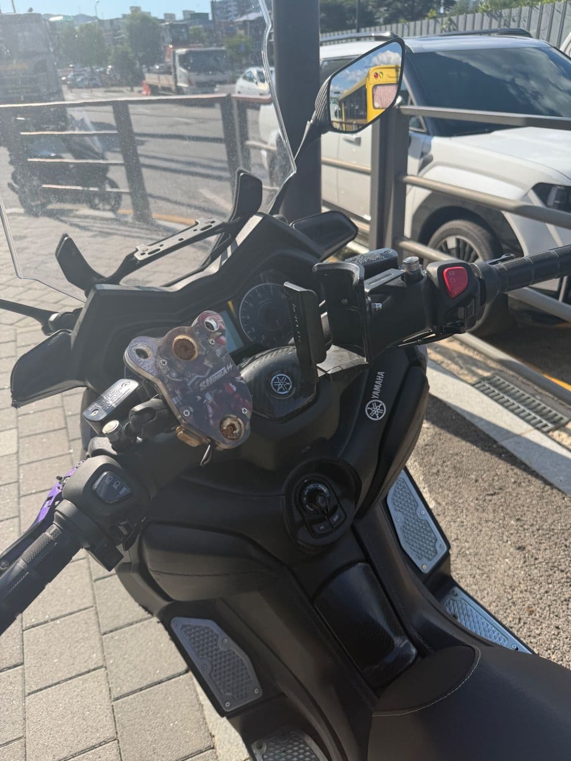 야마하 XMAX 300 ABS 8