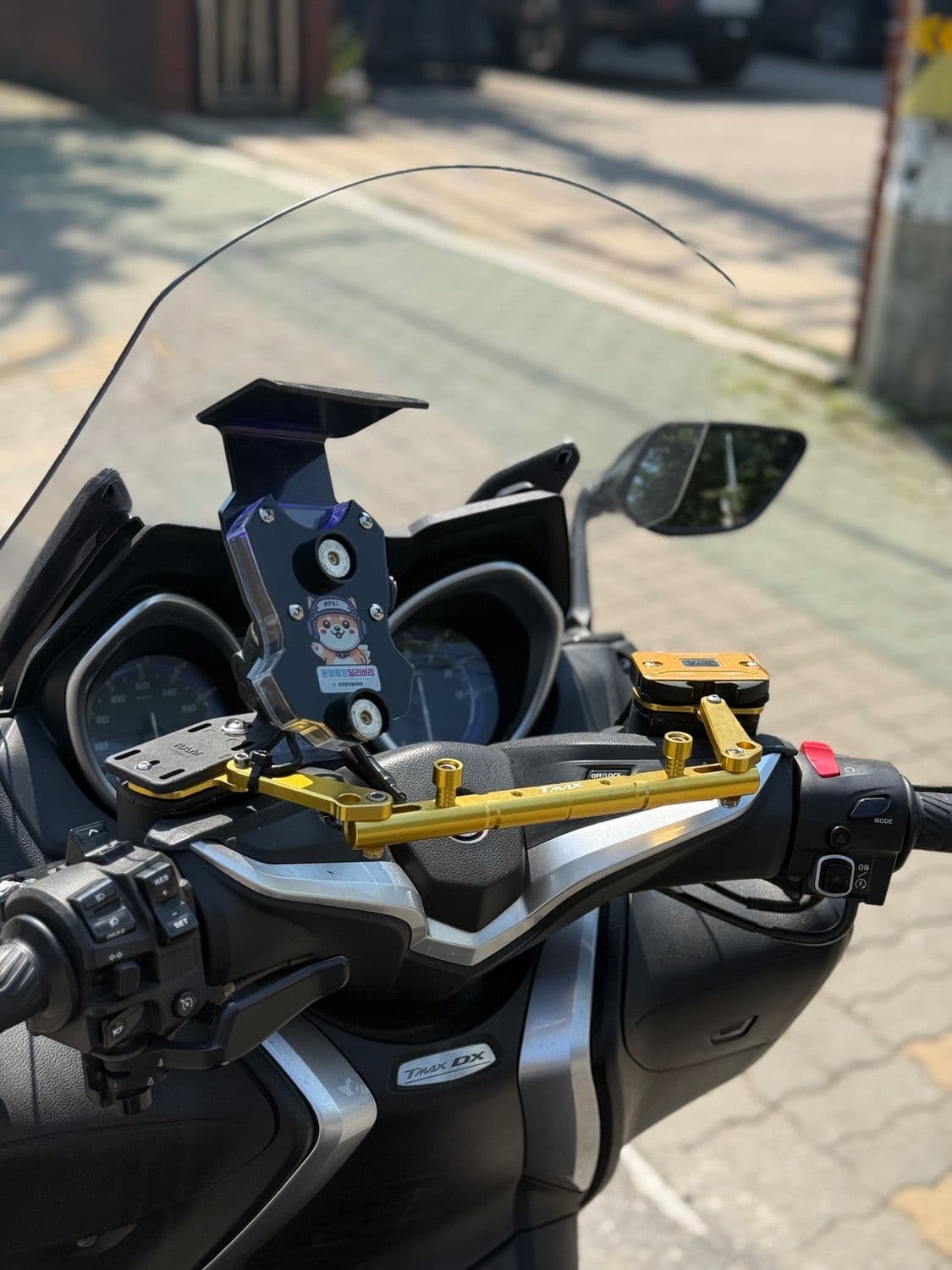 야마하 TMAX DX 8