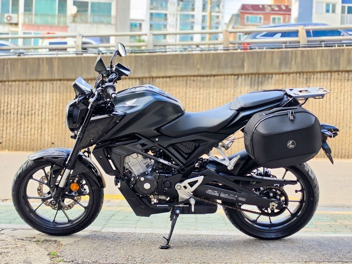혼다 CB 125 R 4