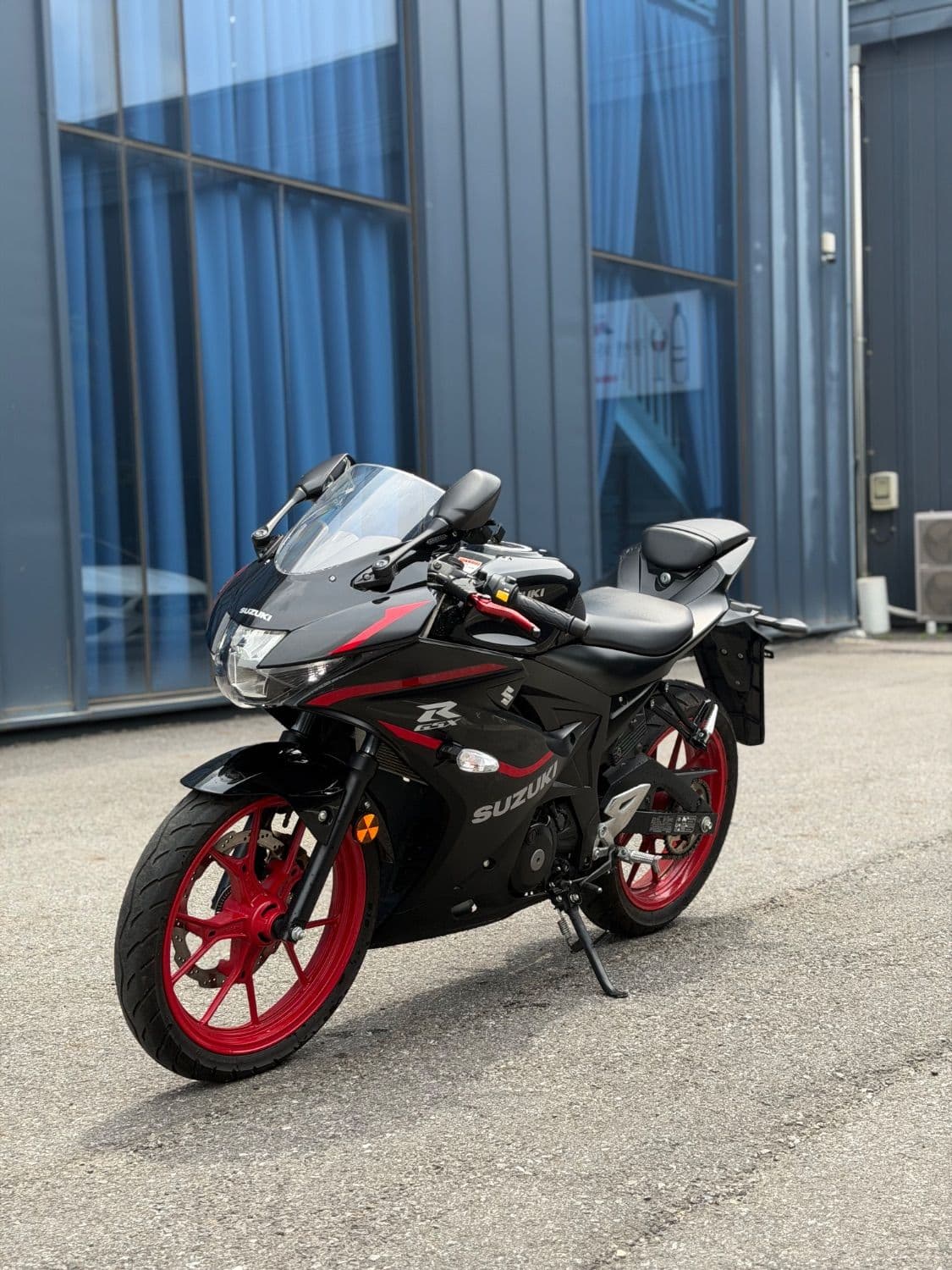 스즈키 GSX R 125 ABS 1