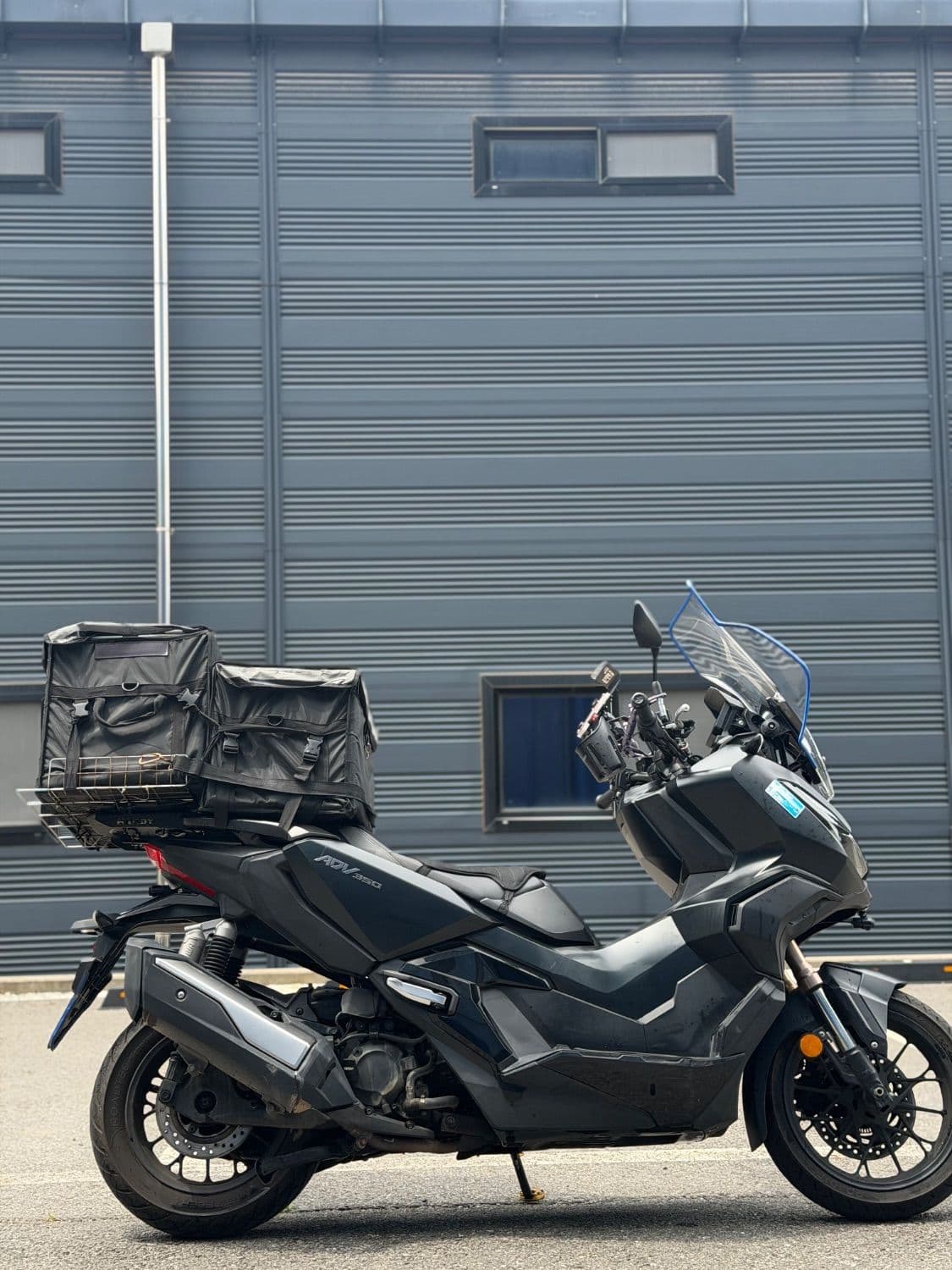 혼다 ADV 350 more