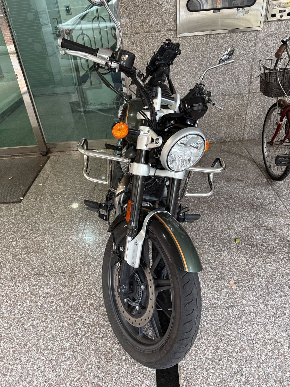 로얄엔필드 슈퍼메테오 650 2