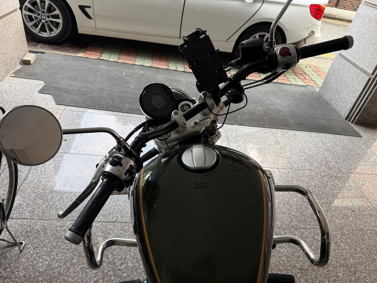 로얄엔필드 슈퍼메테오 650 5