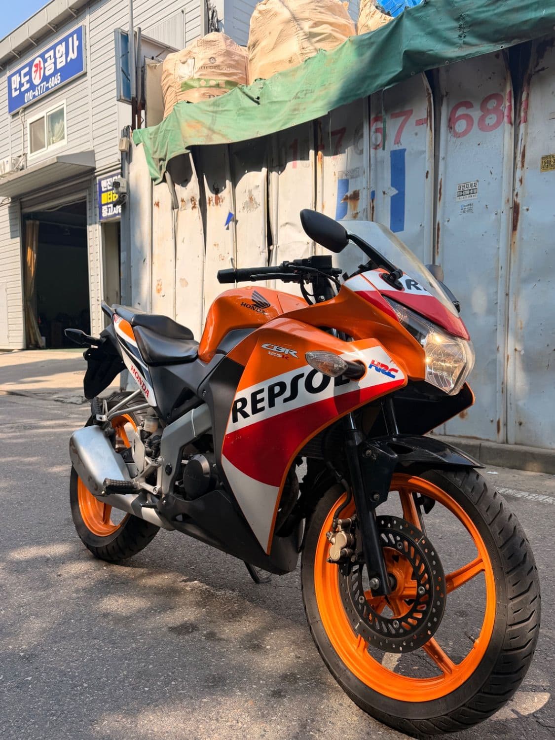혼다 CBR 125 R 8