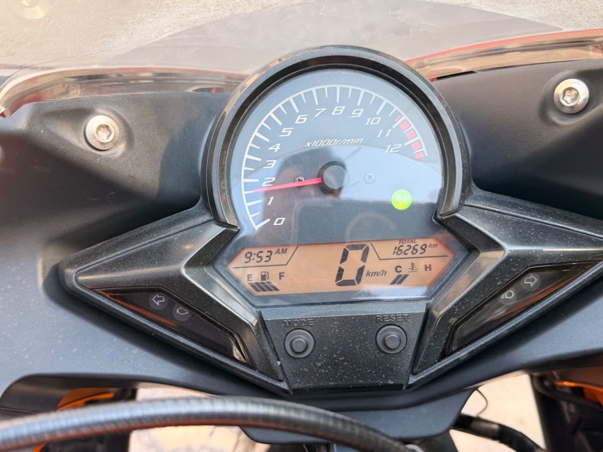 혼다 CBR 125 R 10