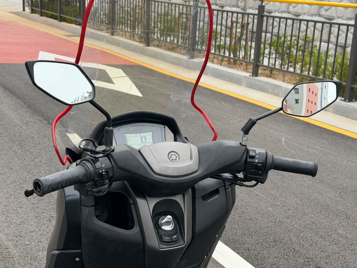 야마하 NMAX 125 8
