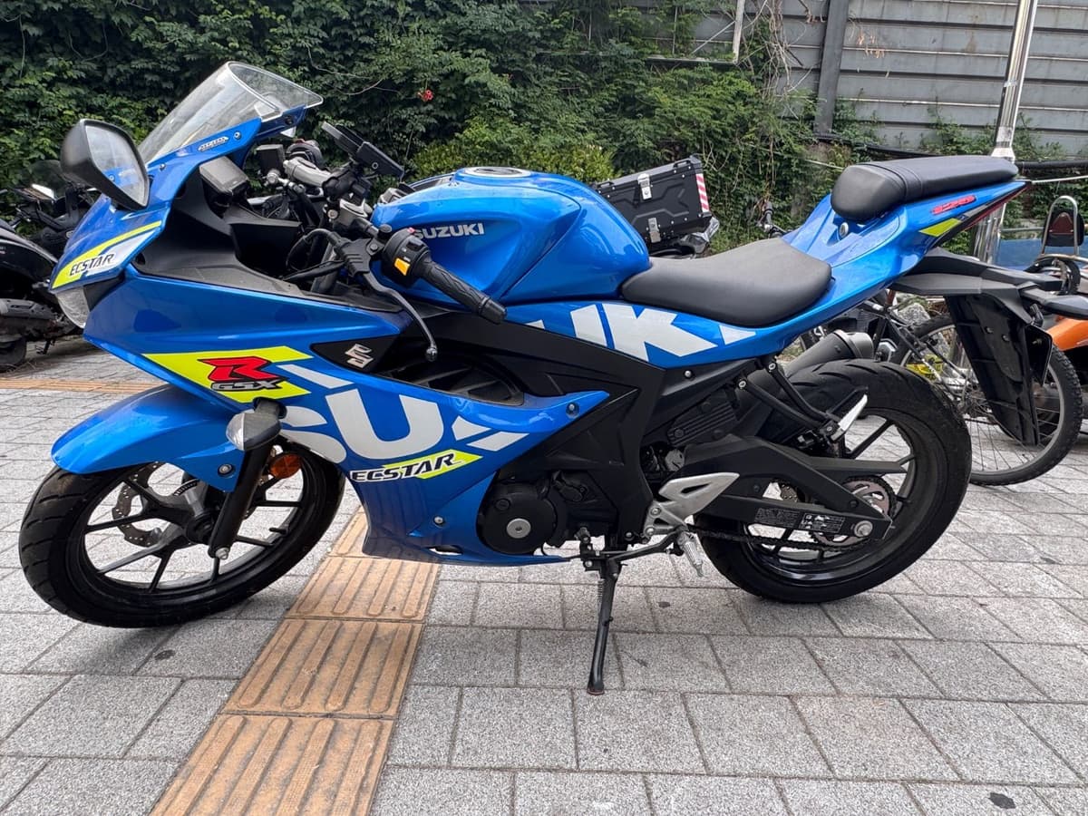 스즈키 GSX R 125 ABS 1