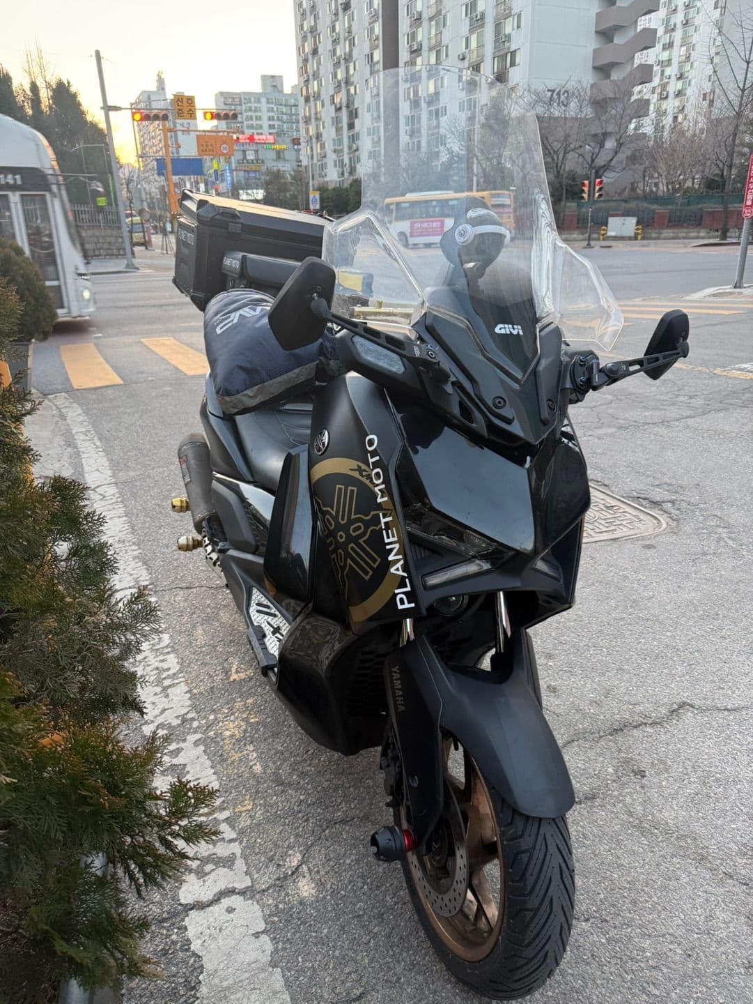 야마하 XMAX 300 ABS 2