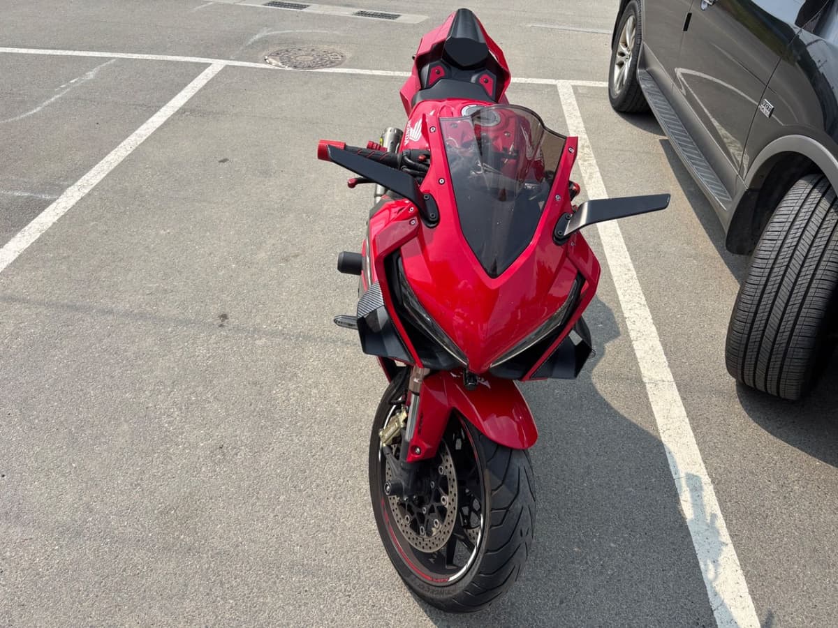 혼다 CBR 650 R MT 4