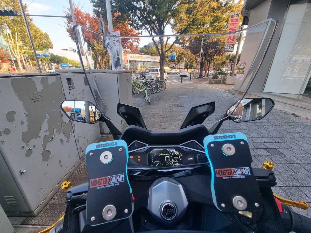 SYM 크루심 300 알파 ABS 4