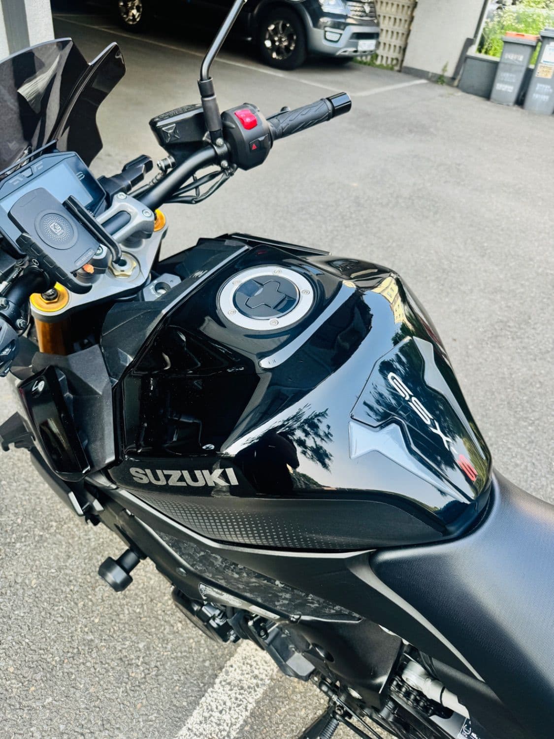 스즈키 GSX S 1000 8