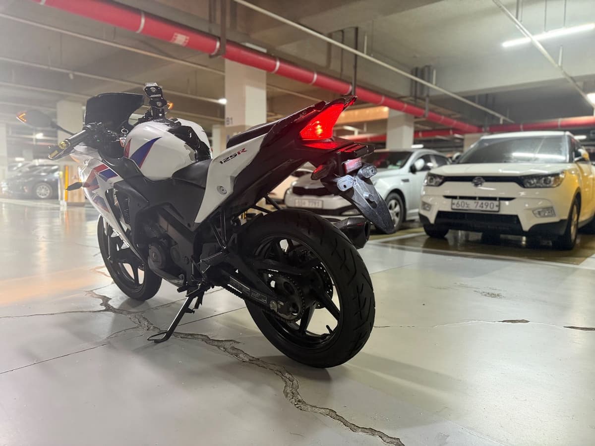 혼다 CBR 125 R 4