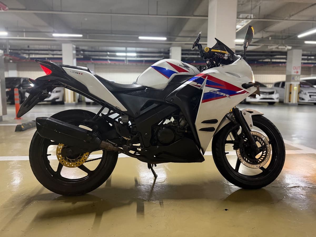 혼다 CBR 125 R 7
