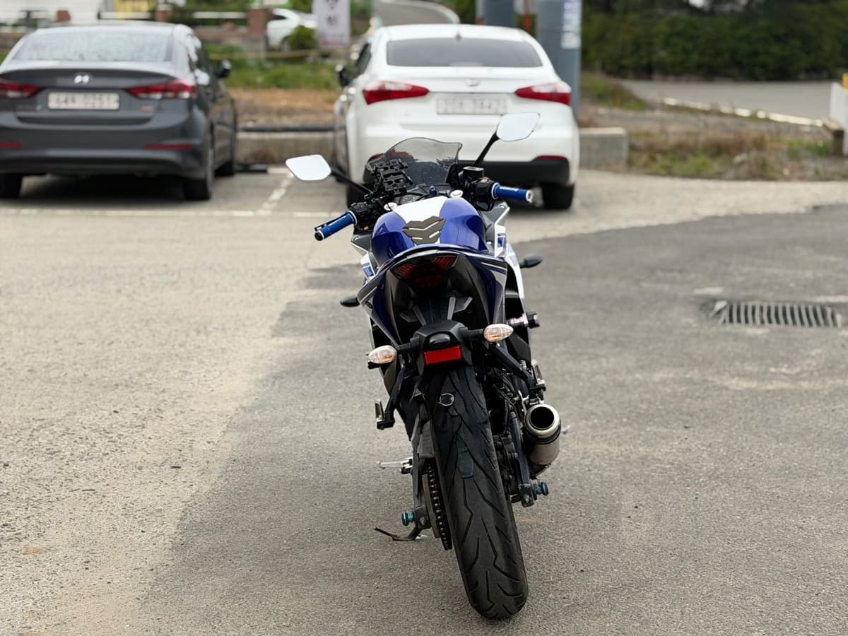 야마하 YZF R3 more