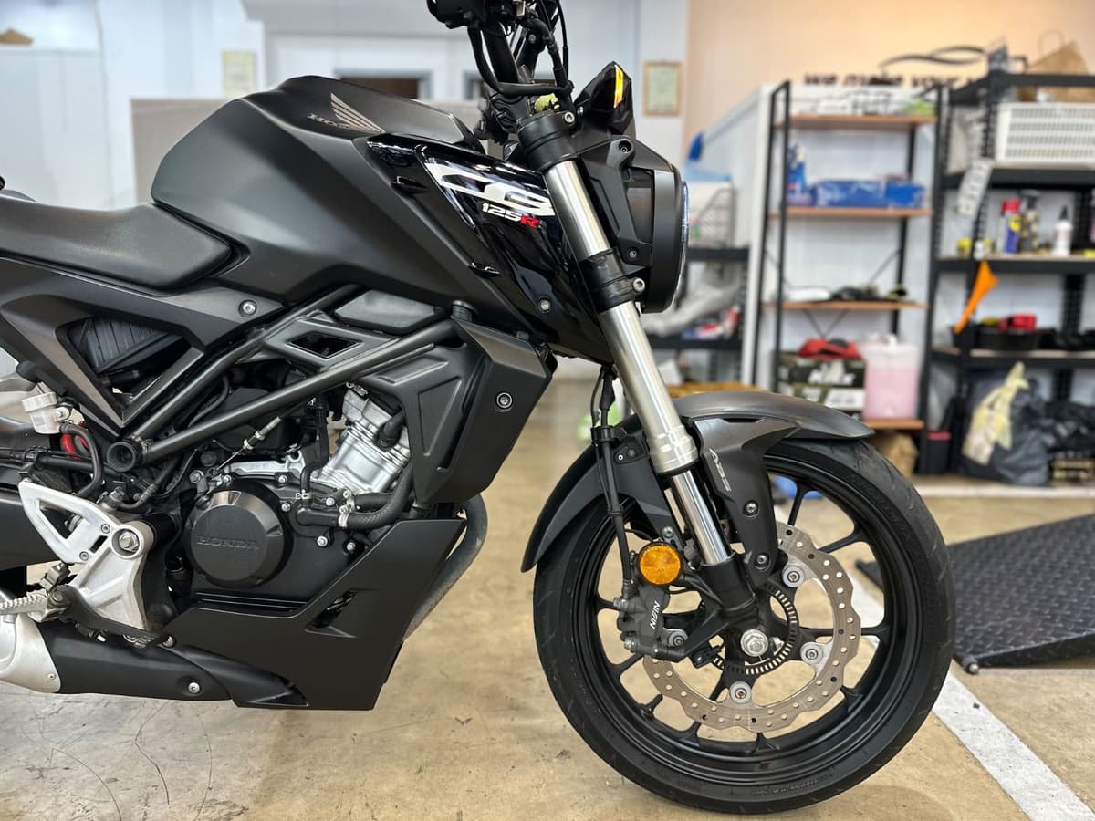 혼다 CB 125 R 8