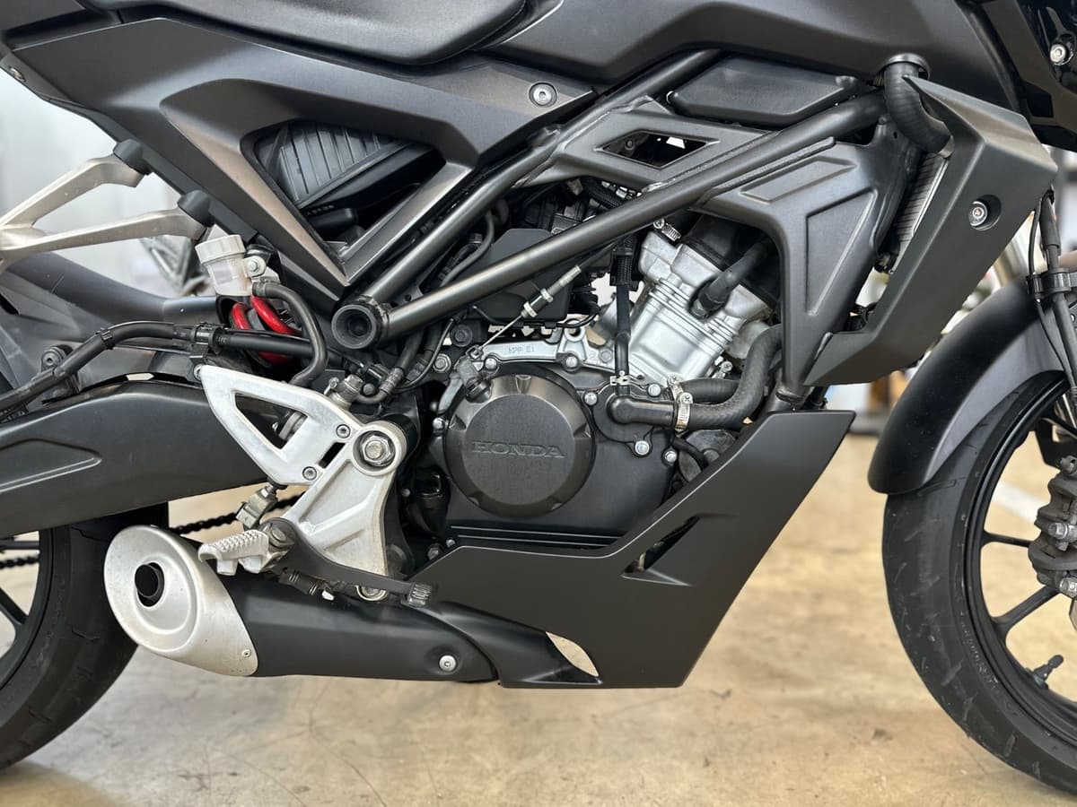 혼다 CB 125 R 9