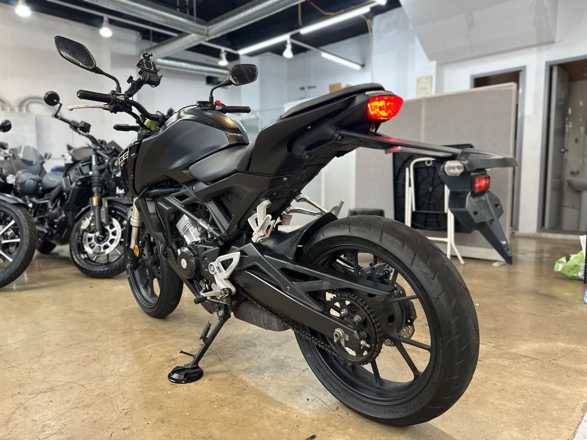 혼다 CB 125 R more