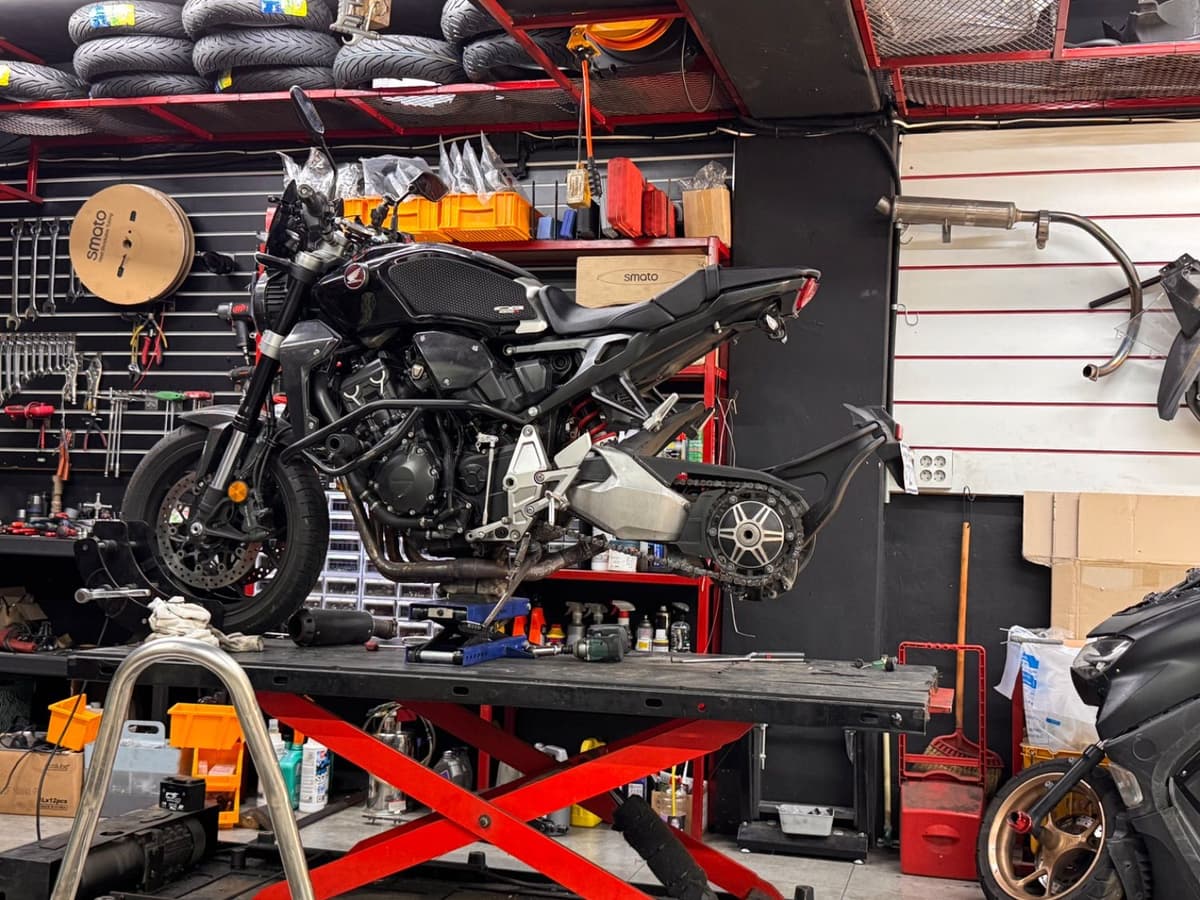 혼다 CB 1000 R 8