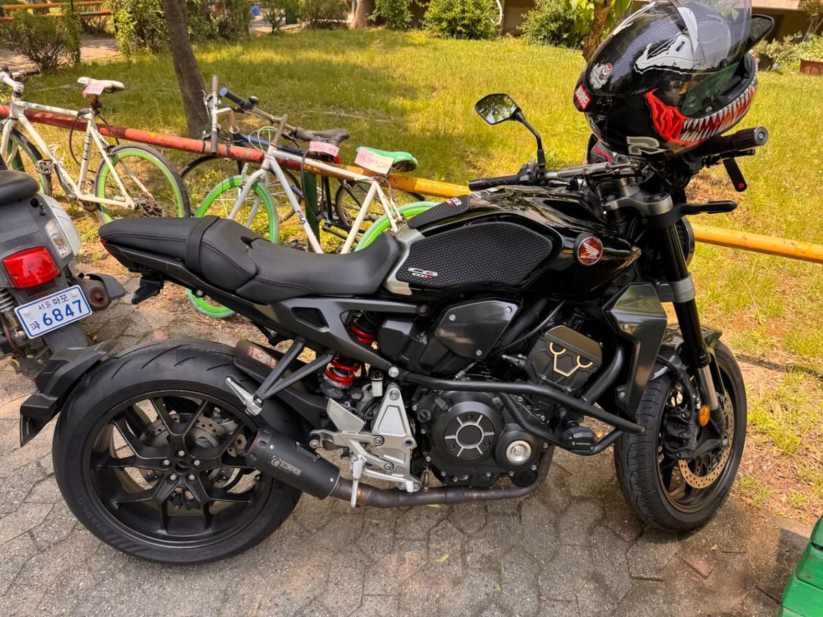 혼다 CB 1000 R 4