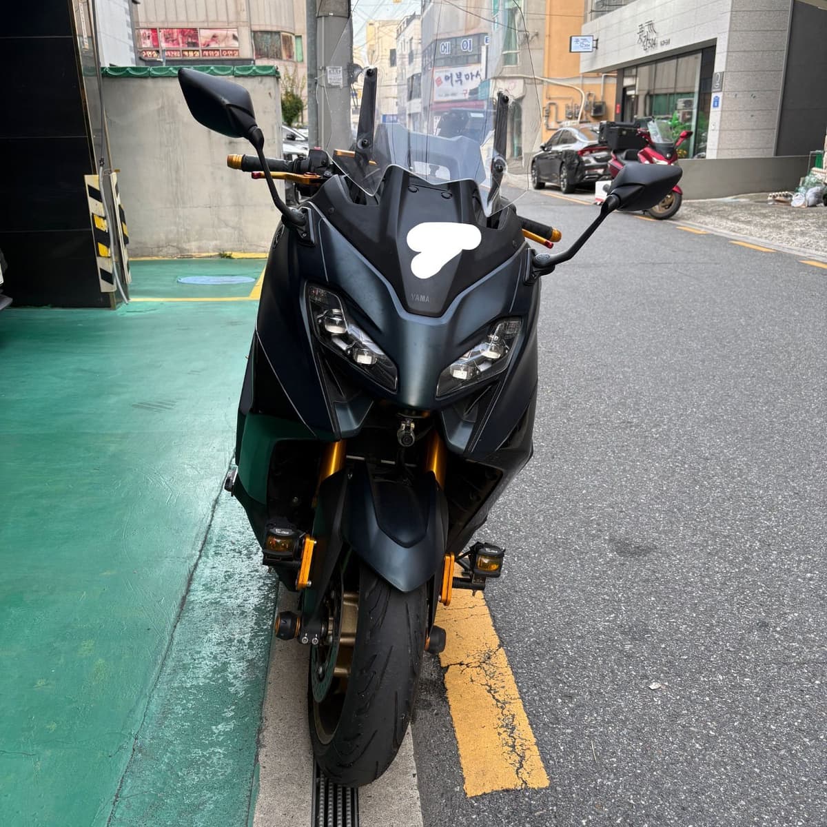 야마하 TMAX 560 1