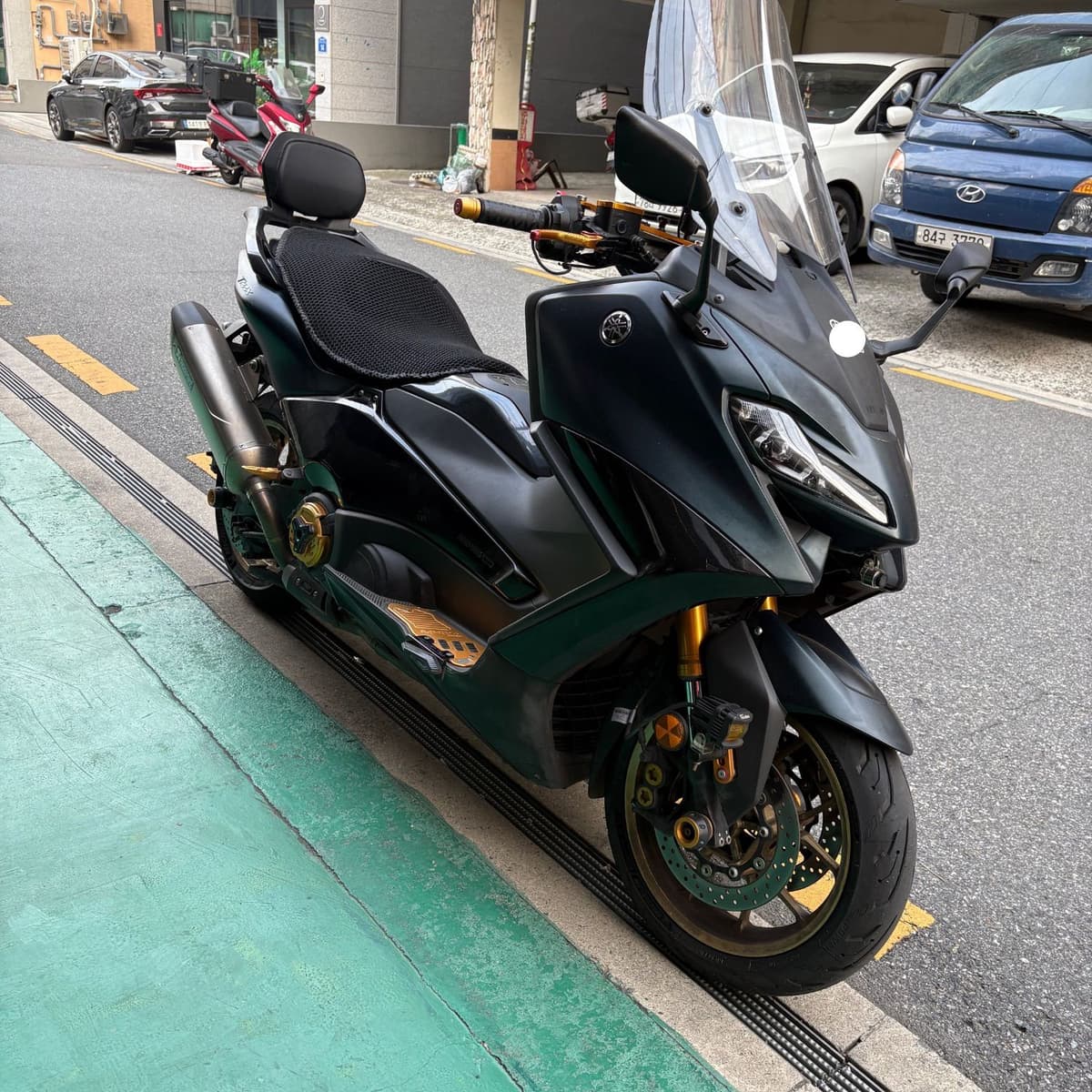 야마하 TMAX 560 2