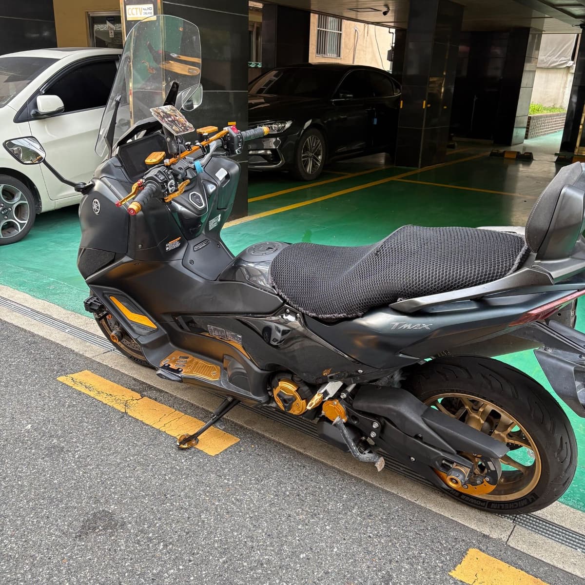 야마하 TMAX 560 5