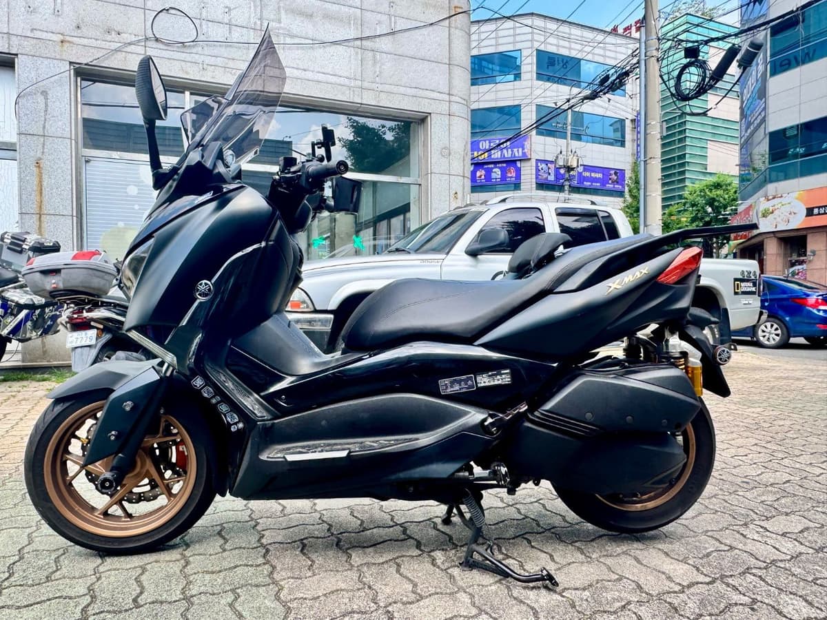 야마하 XMAX 300 ABS 4