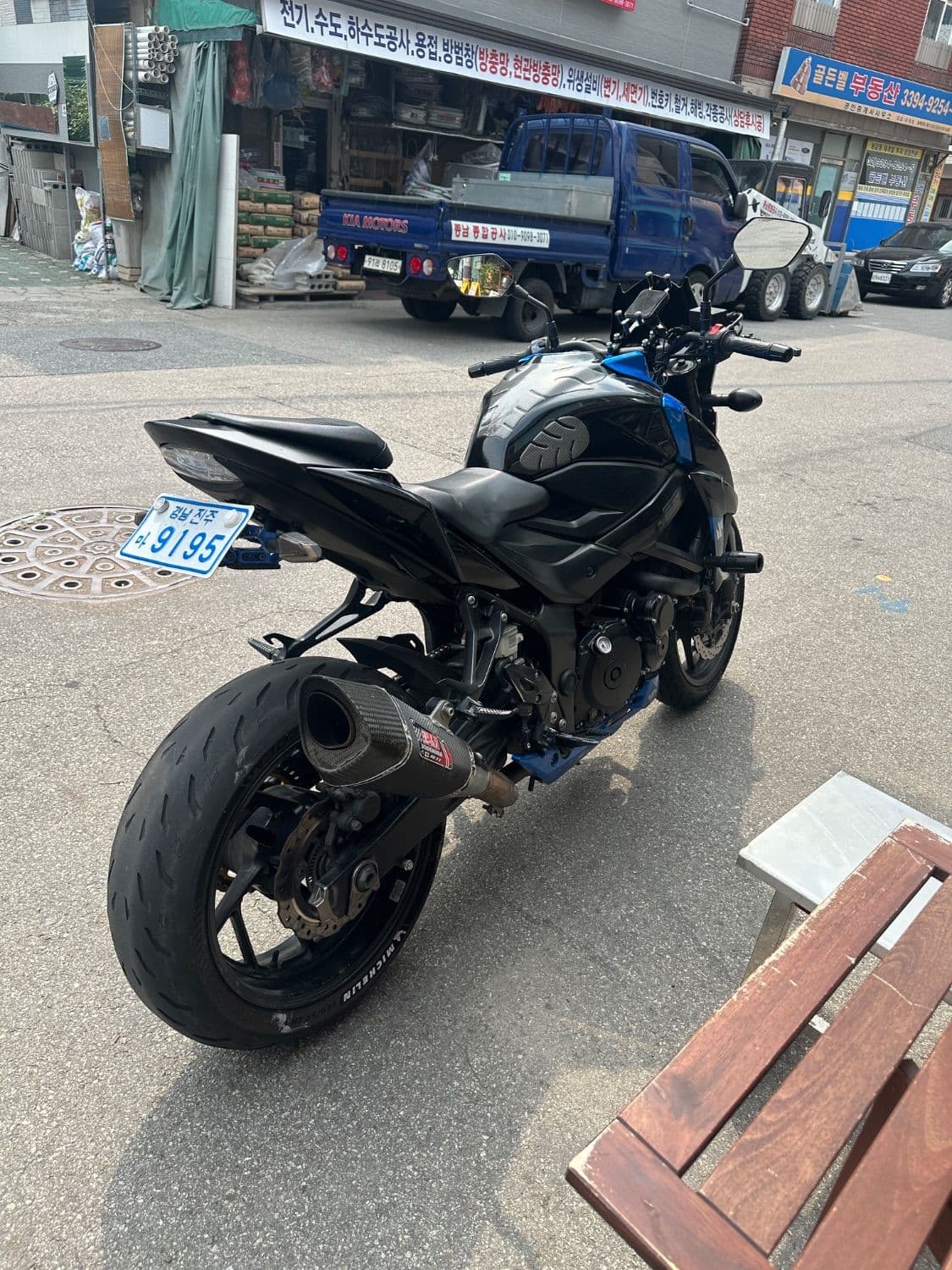 스즈키 GSX S 750 8