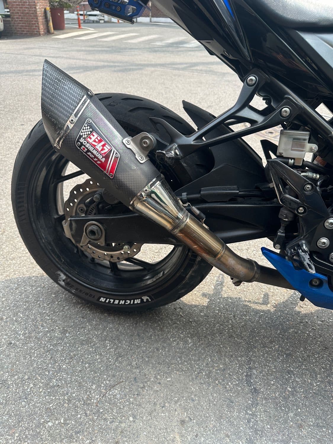 스즈키 GSX S 750 more