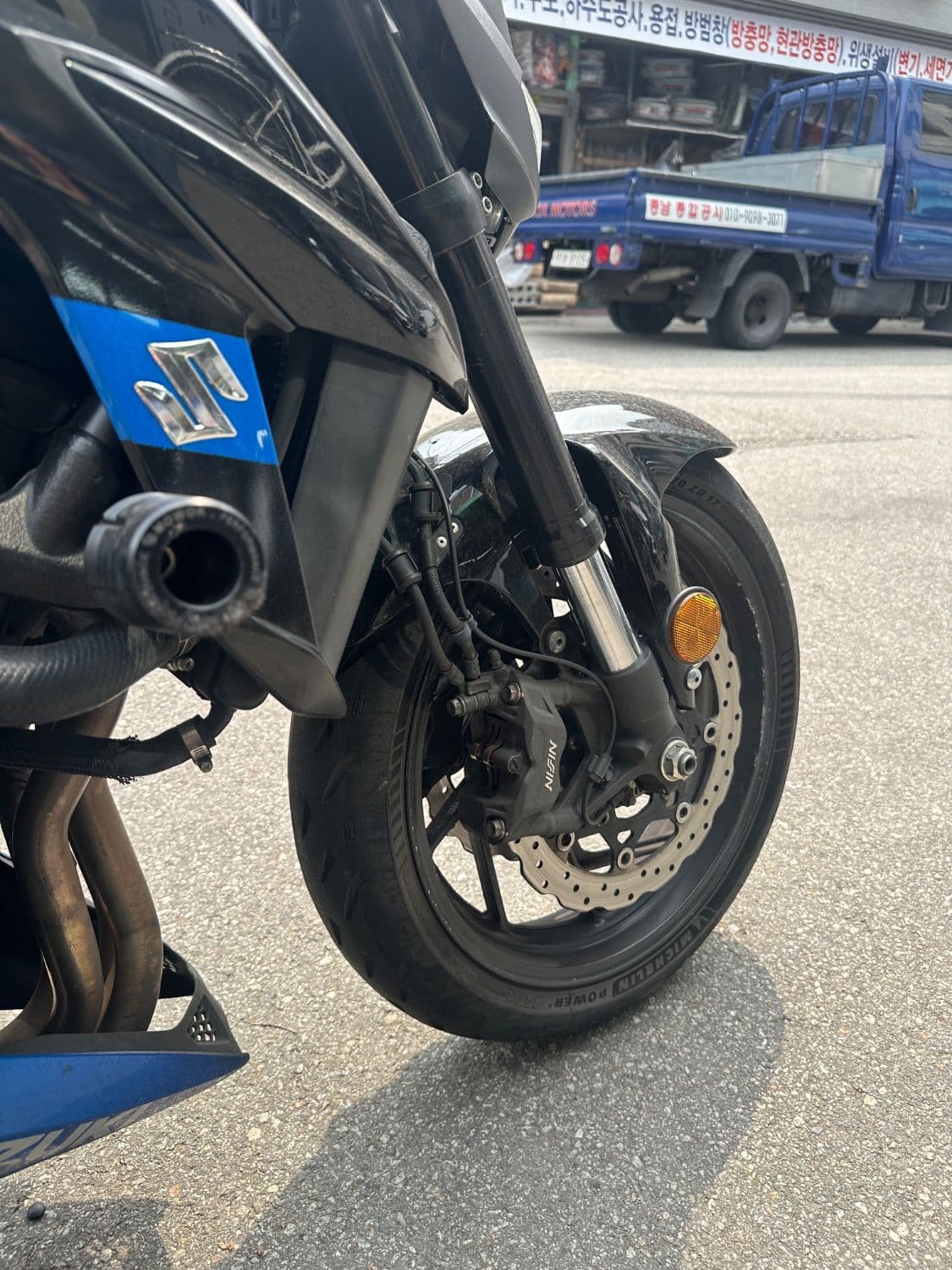 스즈키 GSX S 750 9