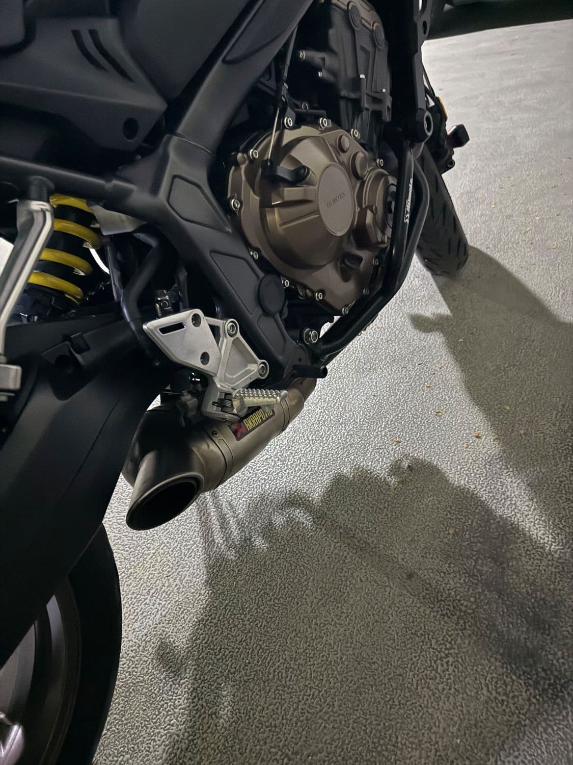 혼다 CB 650 R 4