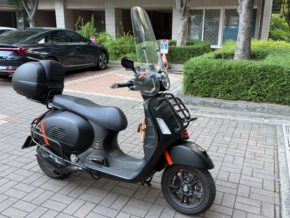 베스파 GTS 300 슈퍼스포츠 3