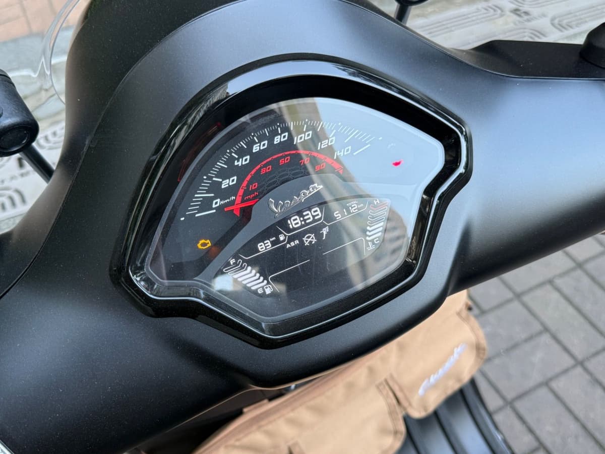베스파 GTS 300 슈퍼스포츠 more