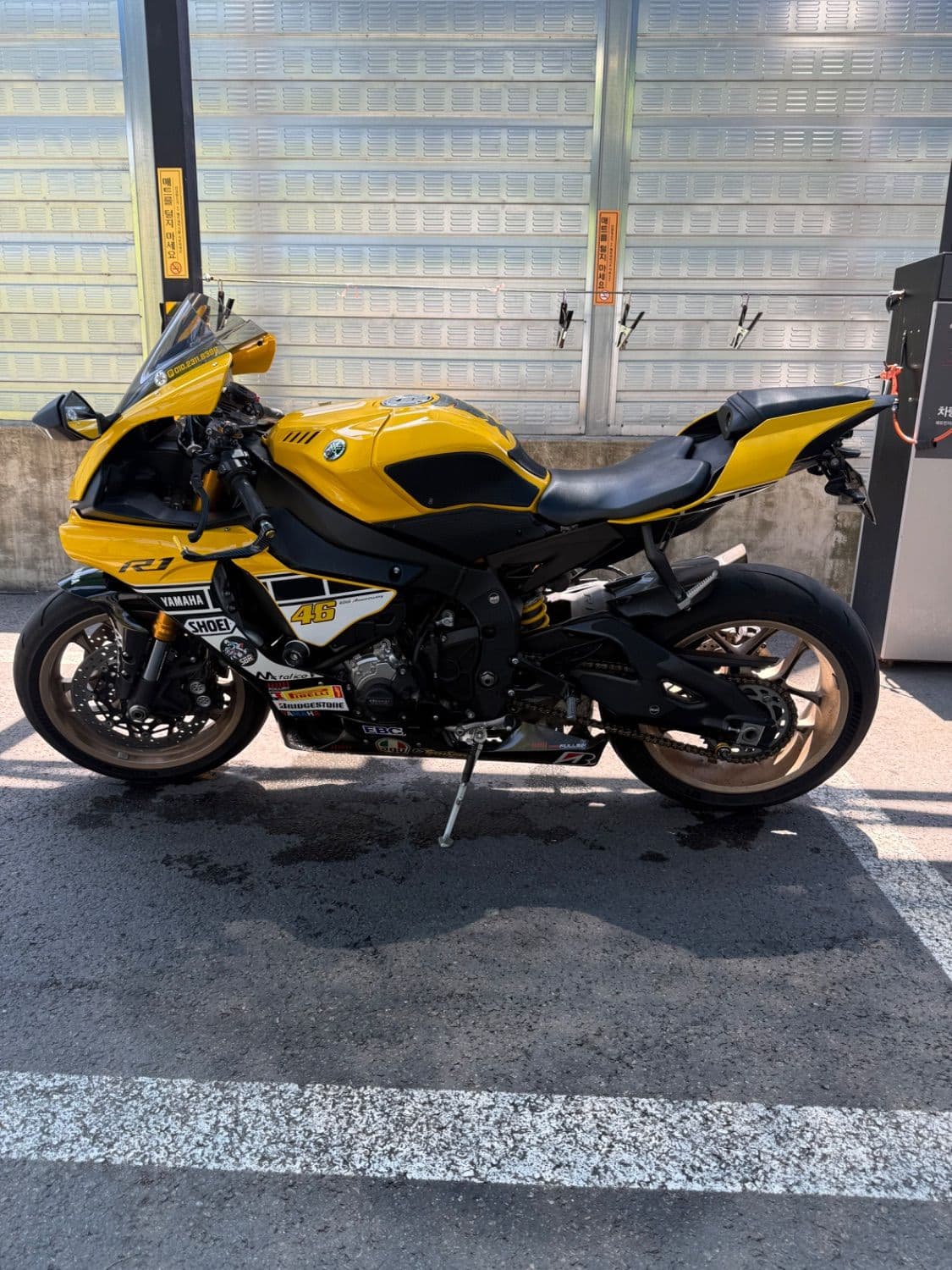 야마하 YZF R1 2