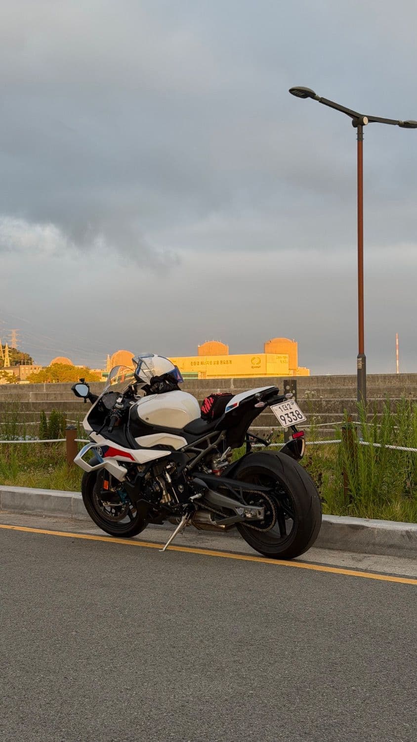 BMW S 1000 RR more