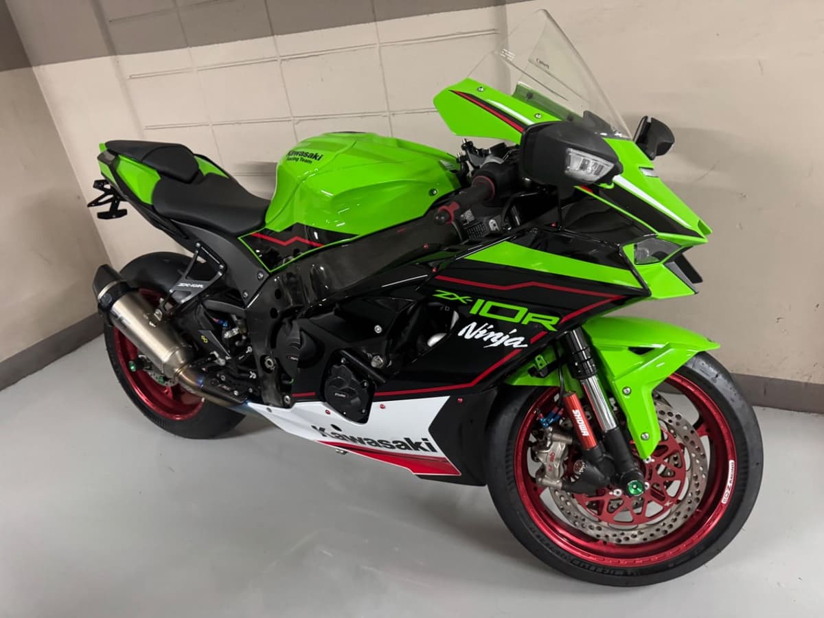 가와사키 닌자 ZX 10 R 4