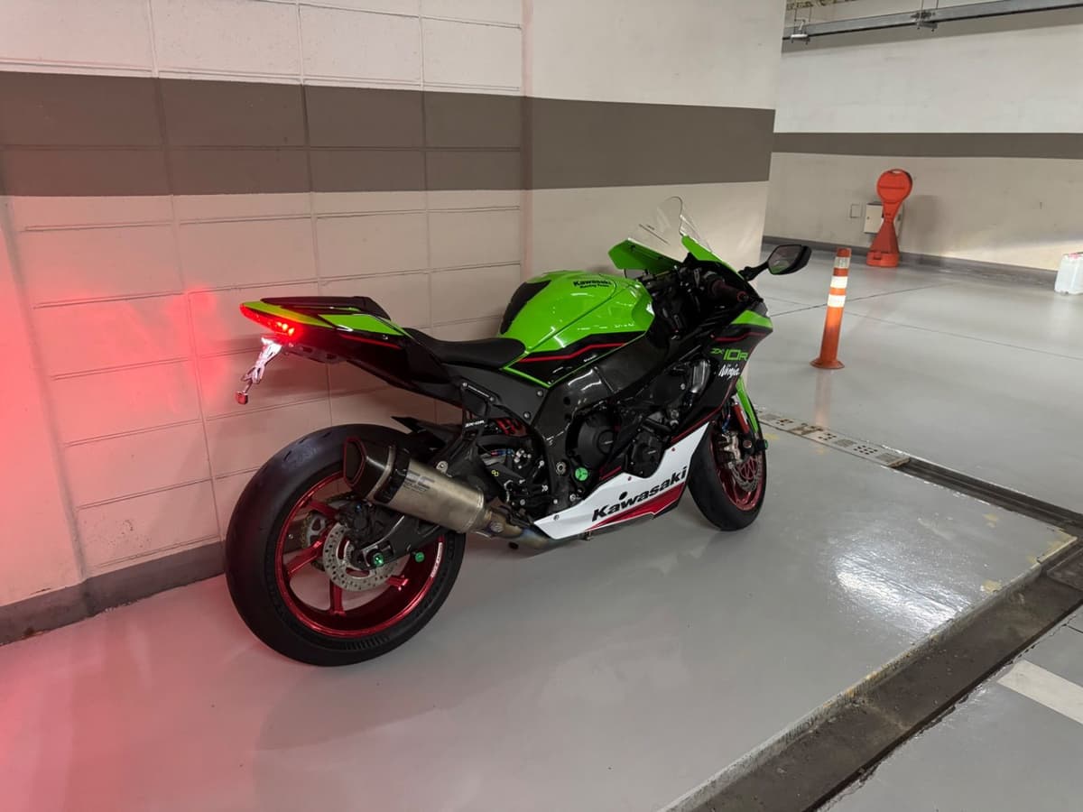 가와사키 닌자 ZX 10 R 5