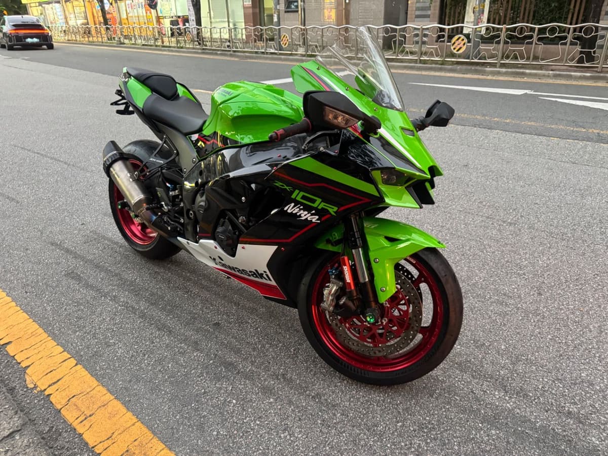 가와사키 닌자 ZX 10 R 2