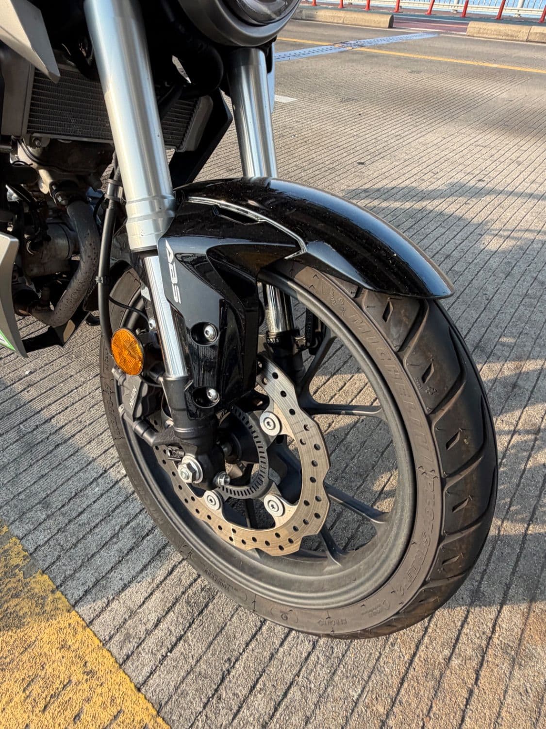 혼다 CB 125 R 8