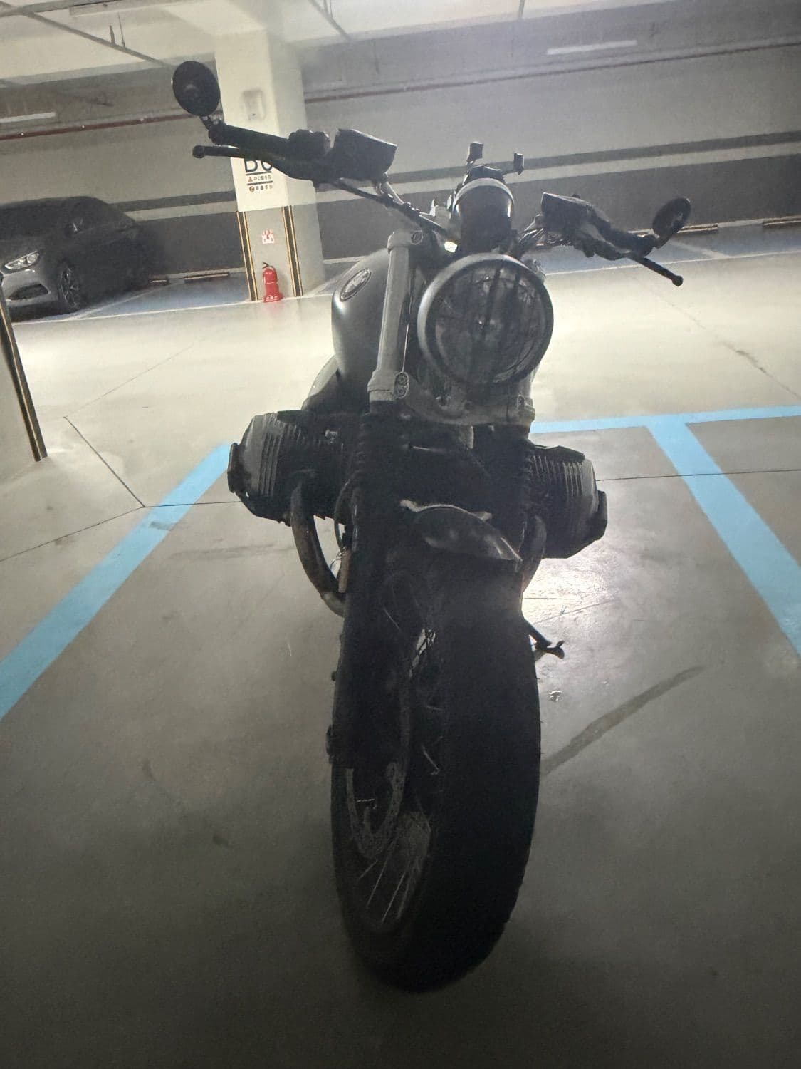 BMW R nine T 스크램블러 1