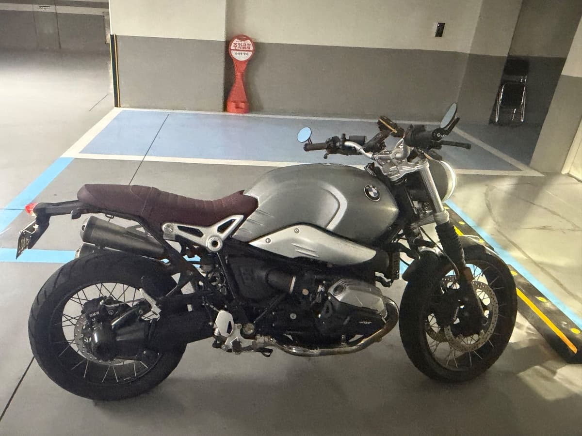 BMW R nine T 스크램블러 3