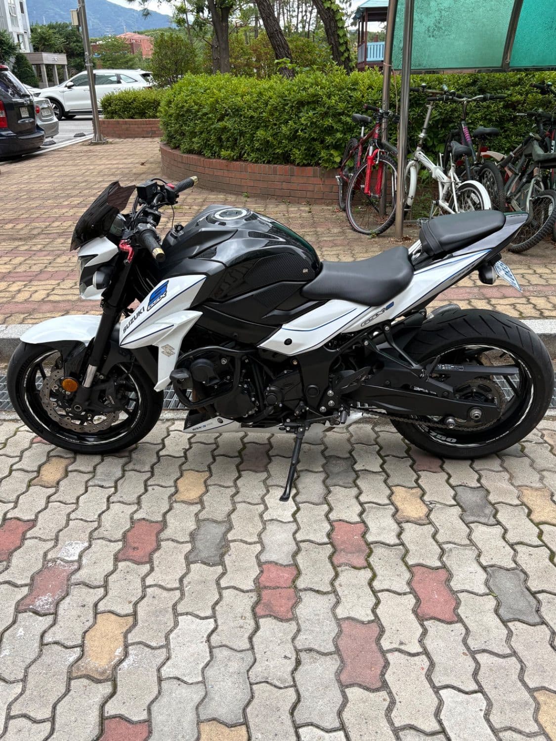 스즈키 GSX S 750 1