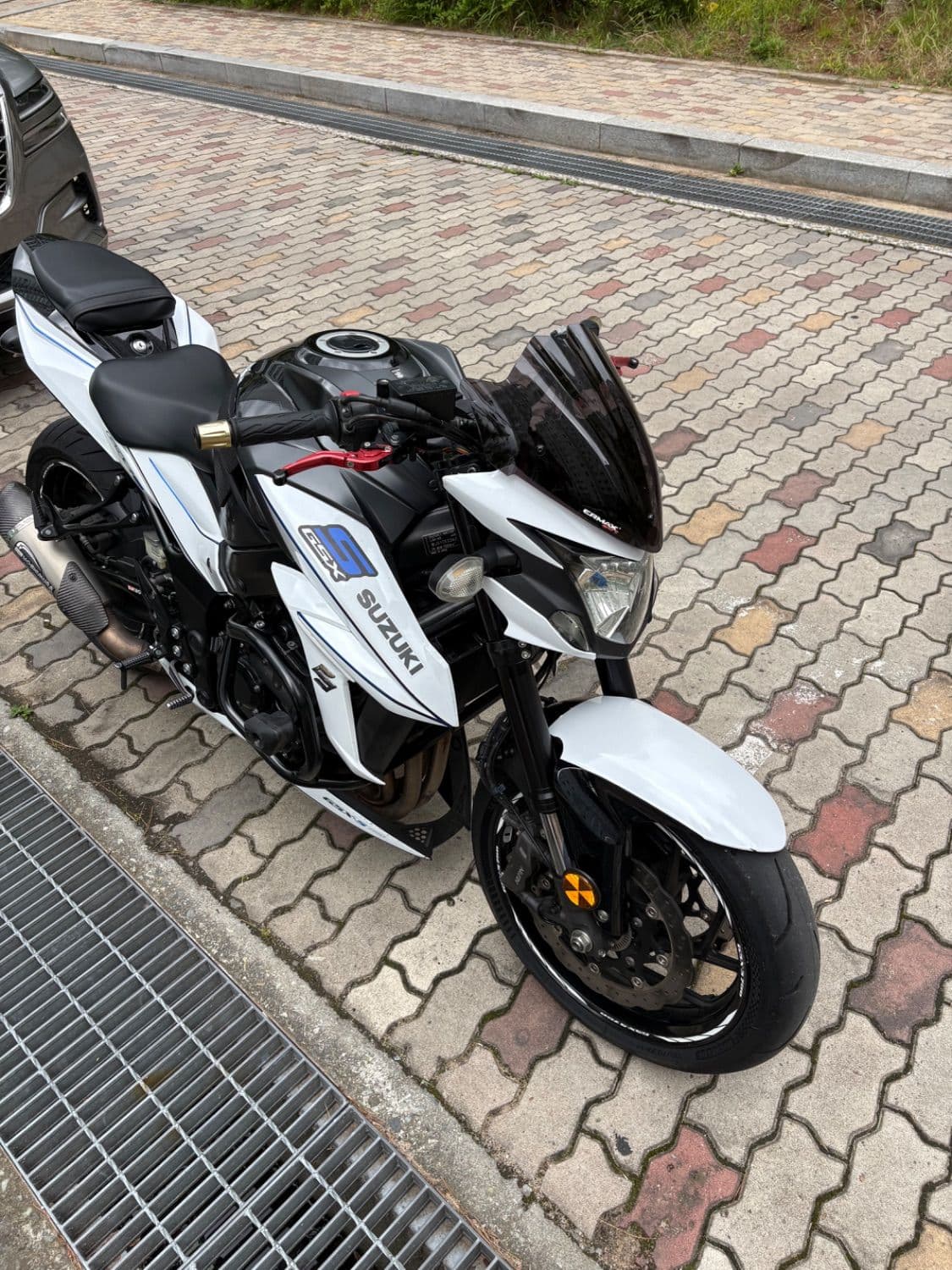 스즈키 GSX S 750 3