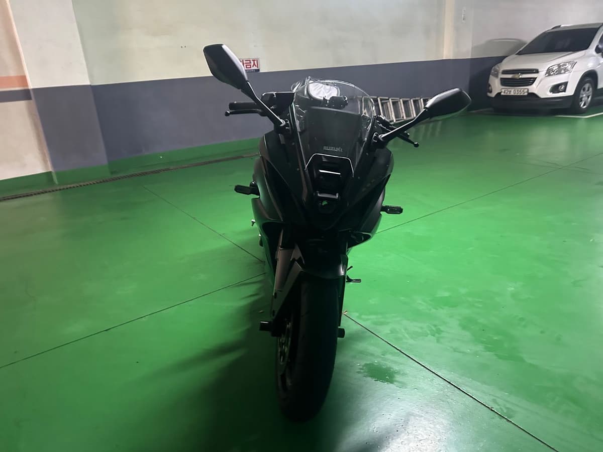 스즈키 GSX 8R 2