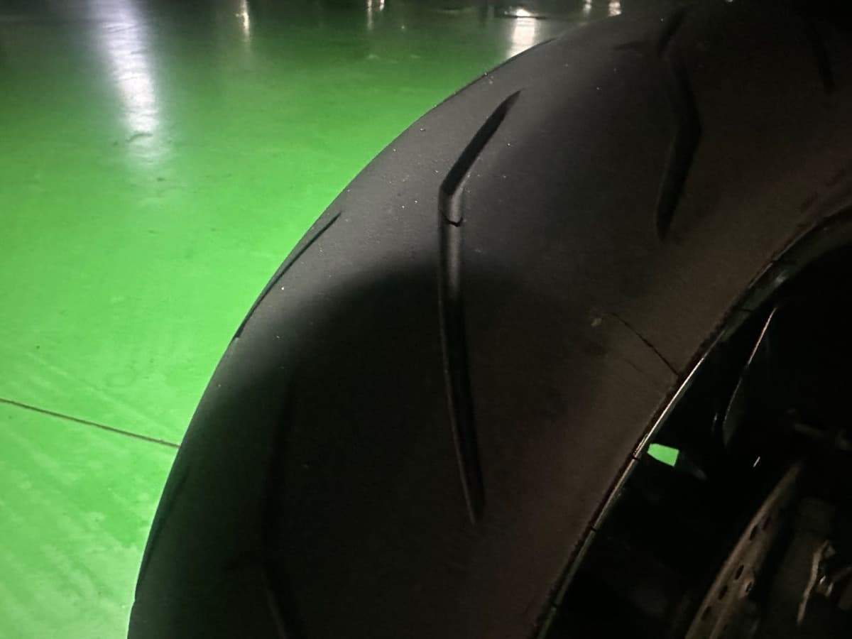 스즈키 GSX 8R 4