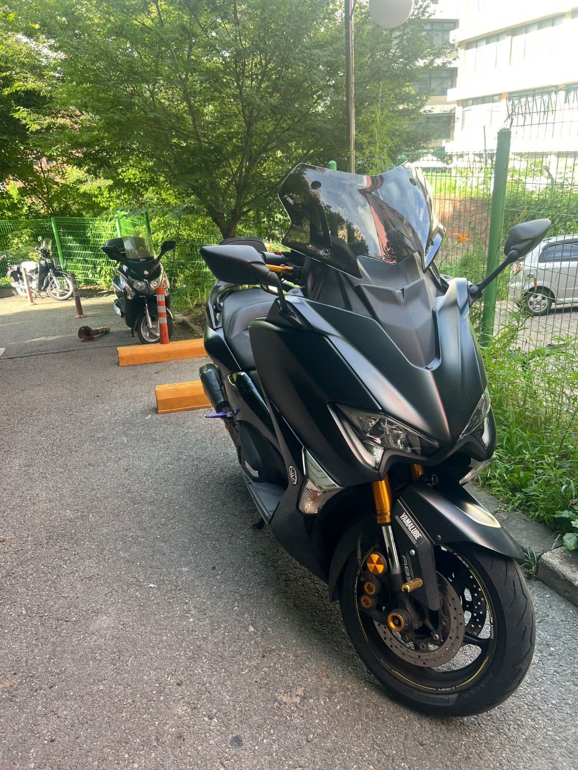 야마하 TMAX DX 1