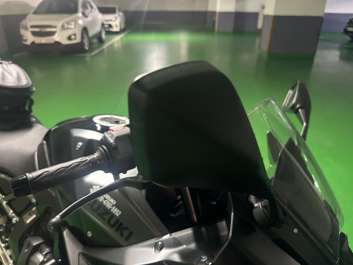 스즈키 GSX 8R 8
