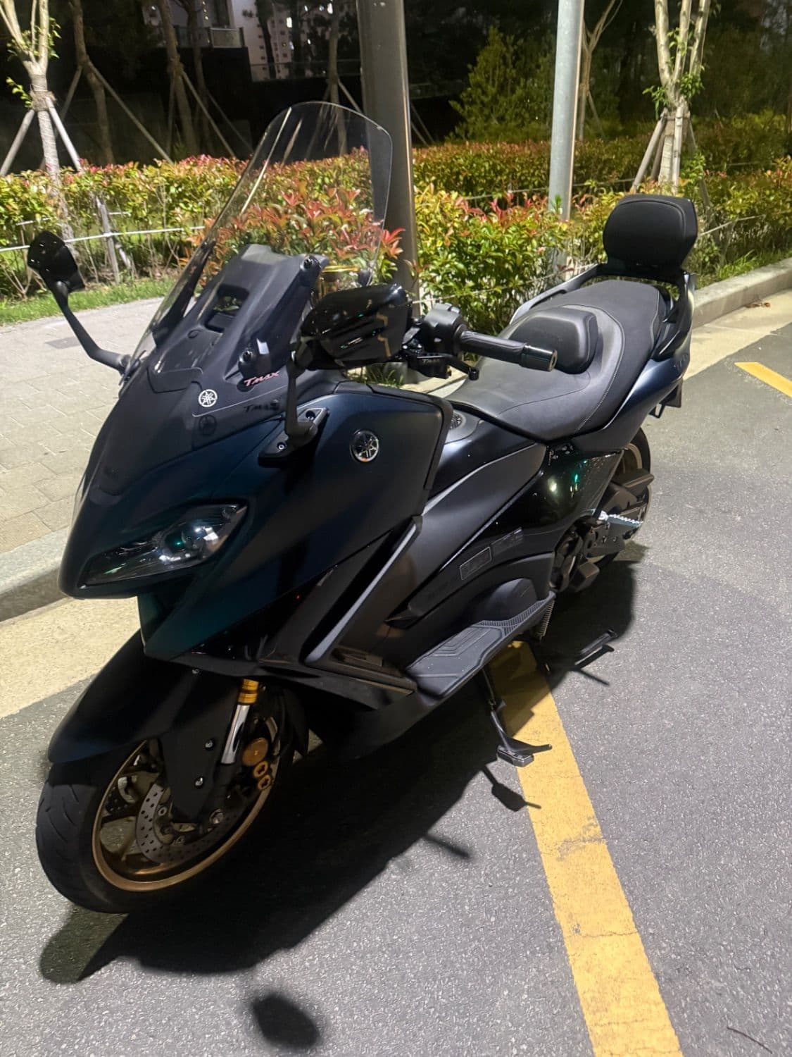 야마하 TMAX 560 2