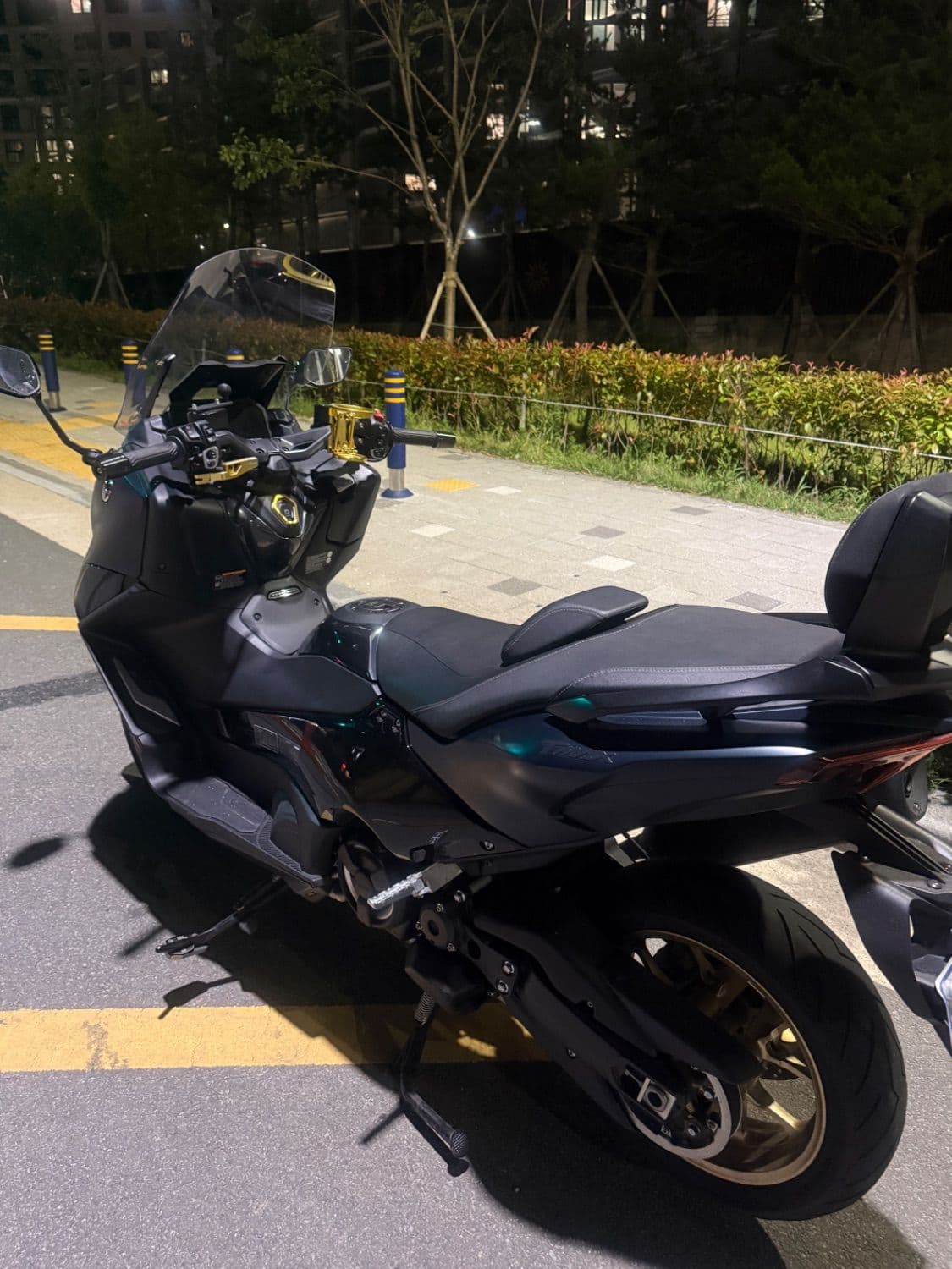 야마하 TMAX 560 3