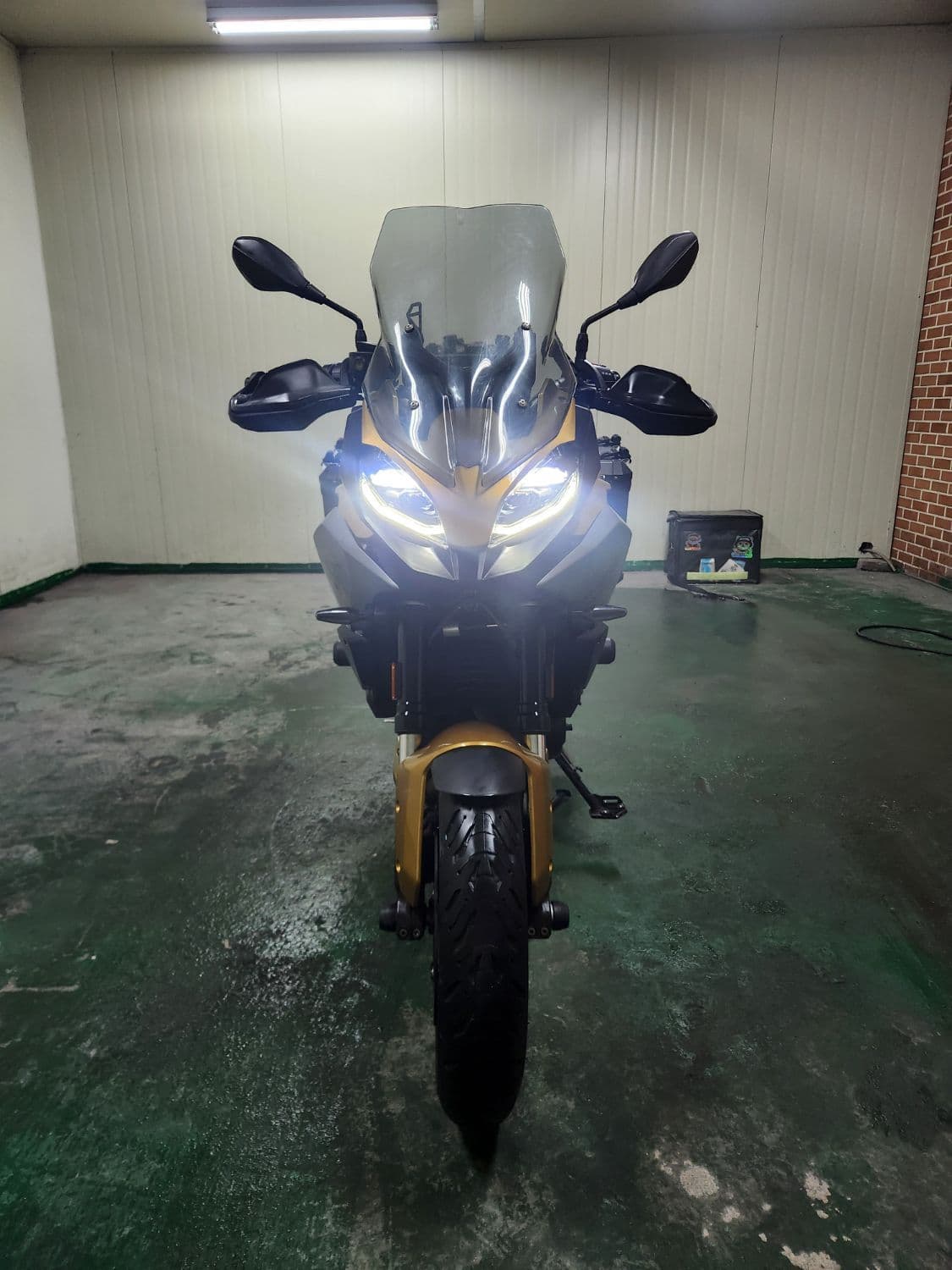 BMW F 900 XR 8
